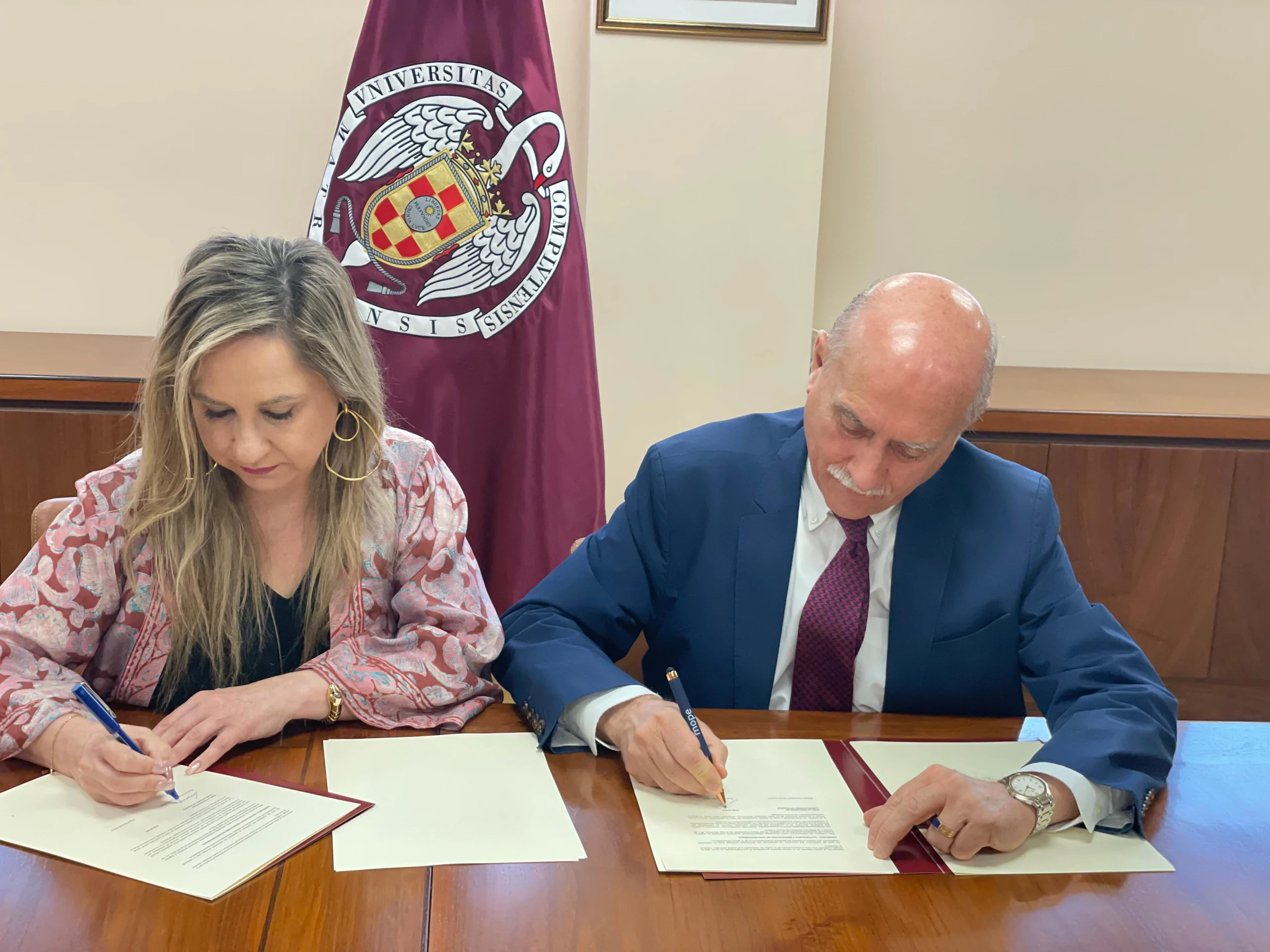 Lire la suite à propos de l’article La formation MOPE et l&rsquo;Université Complutense de Madrid concluent un accord de partenariat pour promouvoir la formation supérieure en audioprothèse